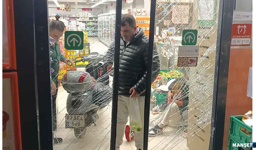 Markete daldı… Müşteriler panik yaşadı…