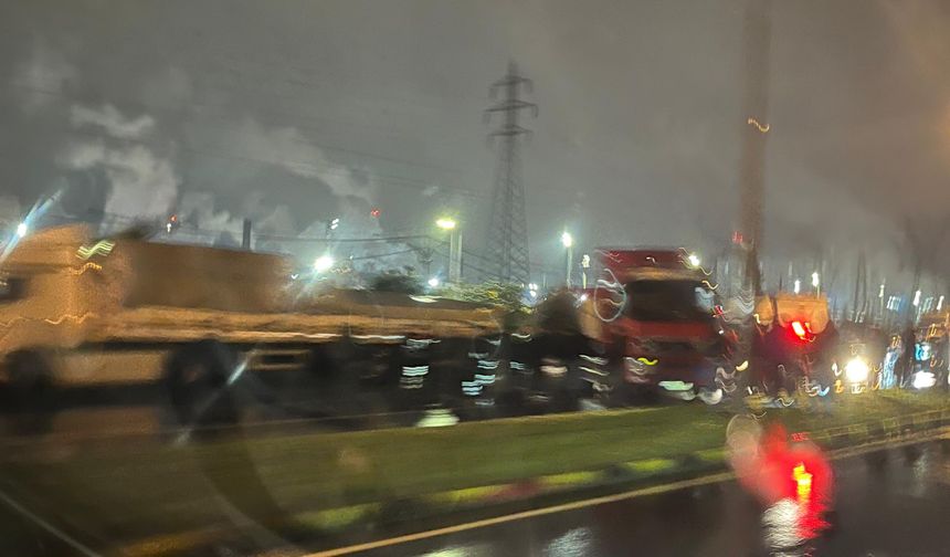 TIR'ı yol ortasında bırakıp ortadan kayboldu...