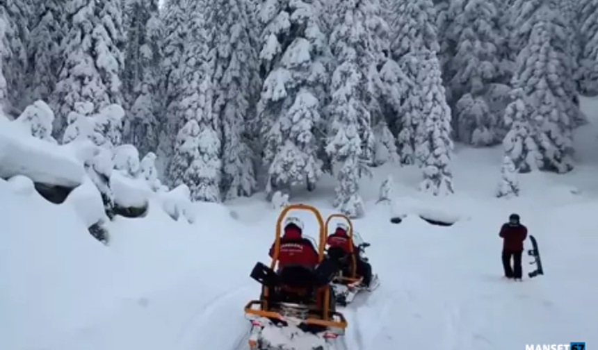 JAK timinden karla kaplı ormanda zorlu tatbikat...