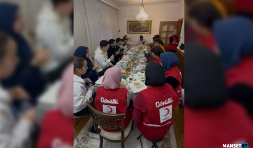 Kızılay’dan Gazzeli öğrencilere iftar...