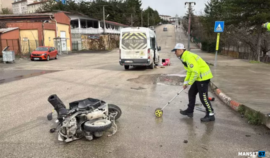 Minibüs ile çarpışan motosikletin sürücüsü öldü...