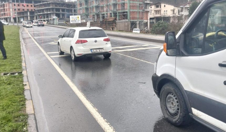 Kamyonet otomobile arkadan çarptı…