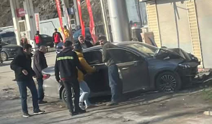 Yine aynı kavşak… Yine kaza… Yaralılar var…