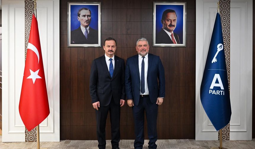 Taşdelen’in rozetini genel başkan Ağıralioğlu taktı…