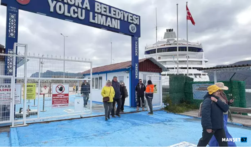 Kruvaziyerle 2026 yılının ilk turistleri geldi...