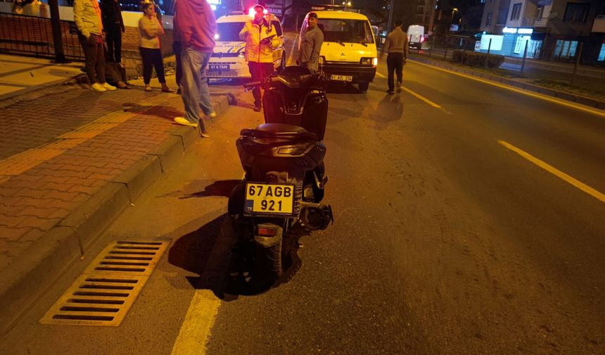 Motosiklet otomobile arkadan çarptı...