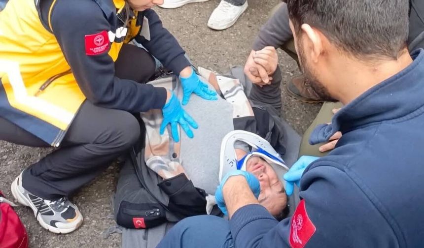 Motosikletin çarptığı yaya yaralandı...