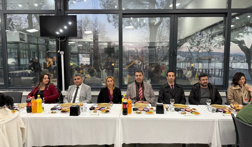 Roman Vatandaşlarla iftar sofrasında buluştu...