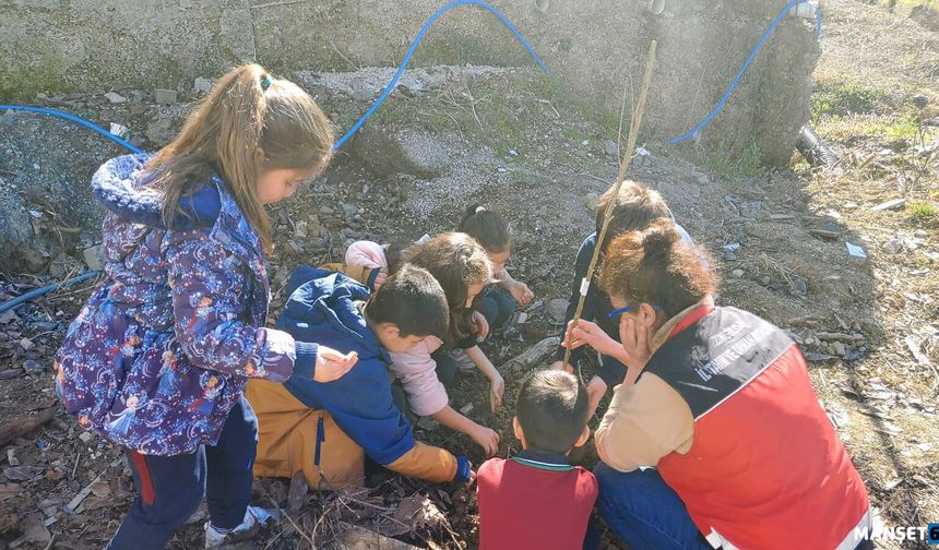 Toprağa Değen Küçük Eller, Geleceğe Atılan Büyük Adım...
