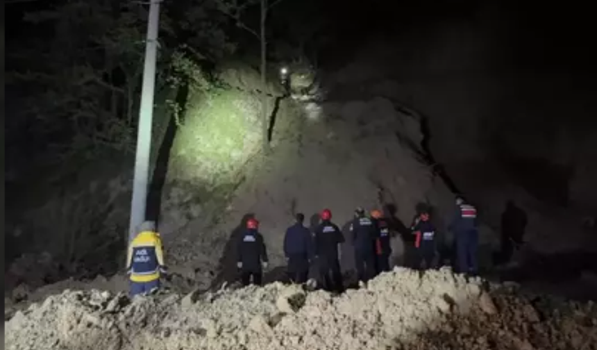 Yamaçtan düşüp mahsur kaldılar...