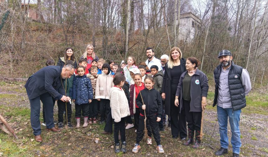 Fidanlar minik ellerde doğaya can verdi...