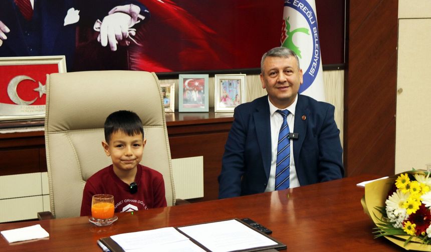 Başkanlık koltuğuna Deniz Kadir Akbaş oturdu...