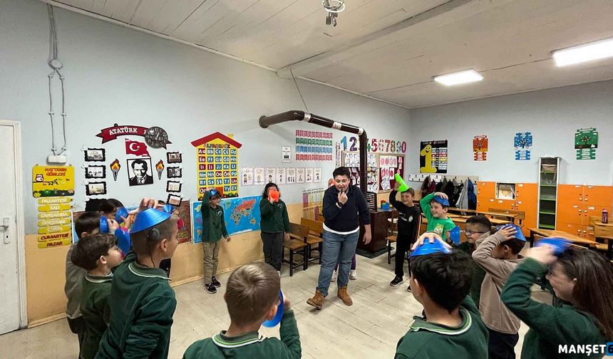 Oyuncak müzesi, fındıklı köyünde çocuklarla buluştu