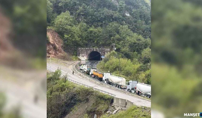Heyelan Ereğli Zonguldak yolunu kapattı…