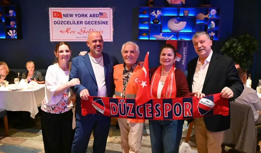 Katıldığı gecede Şemsi Durdu’ya Amerika’da plaket verildi…