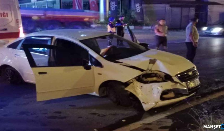 Feci kaza... Otomobil parçalara ayrıldı...