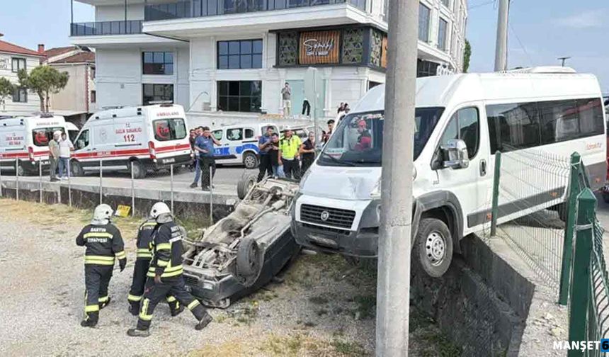 İşçi servisi ile otomobiller çarpıştı: 3 yaralı