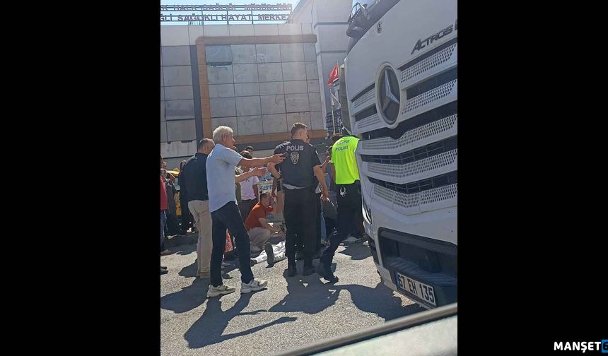 Otomobil motosiklet ile çarpıştı…