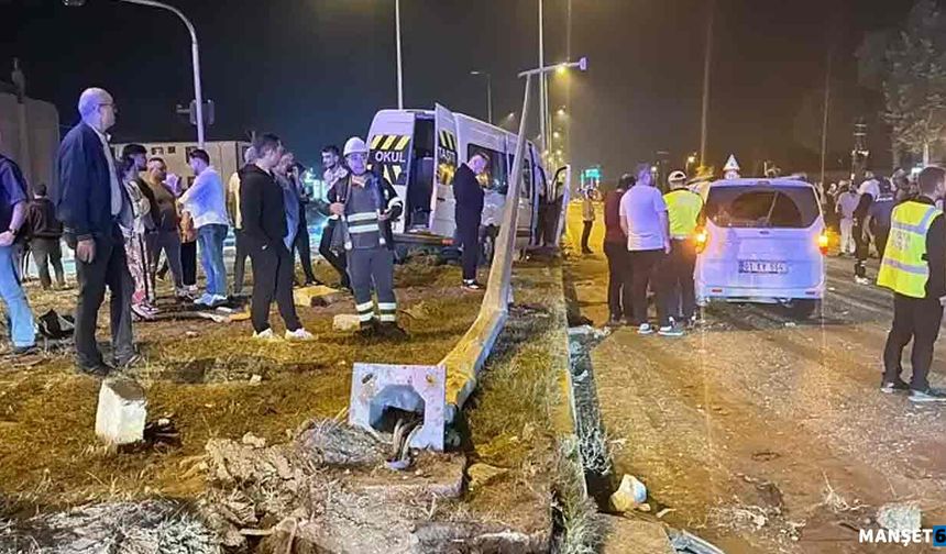 Minibüs ile hafif ticari araç çarpıştı; 21 yaralı…