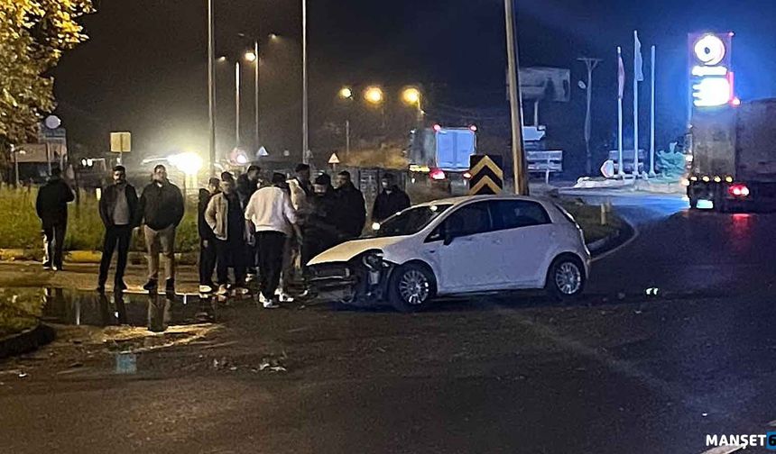 Kavşakta kontrolü kaybetti… Yaralılar var…