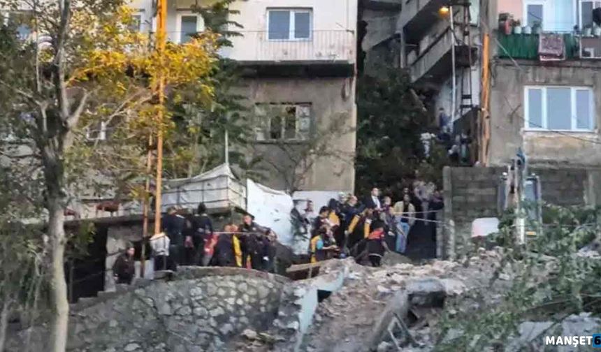 3 katlı bina çöktü… Enkaz altında kaldılar…