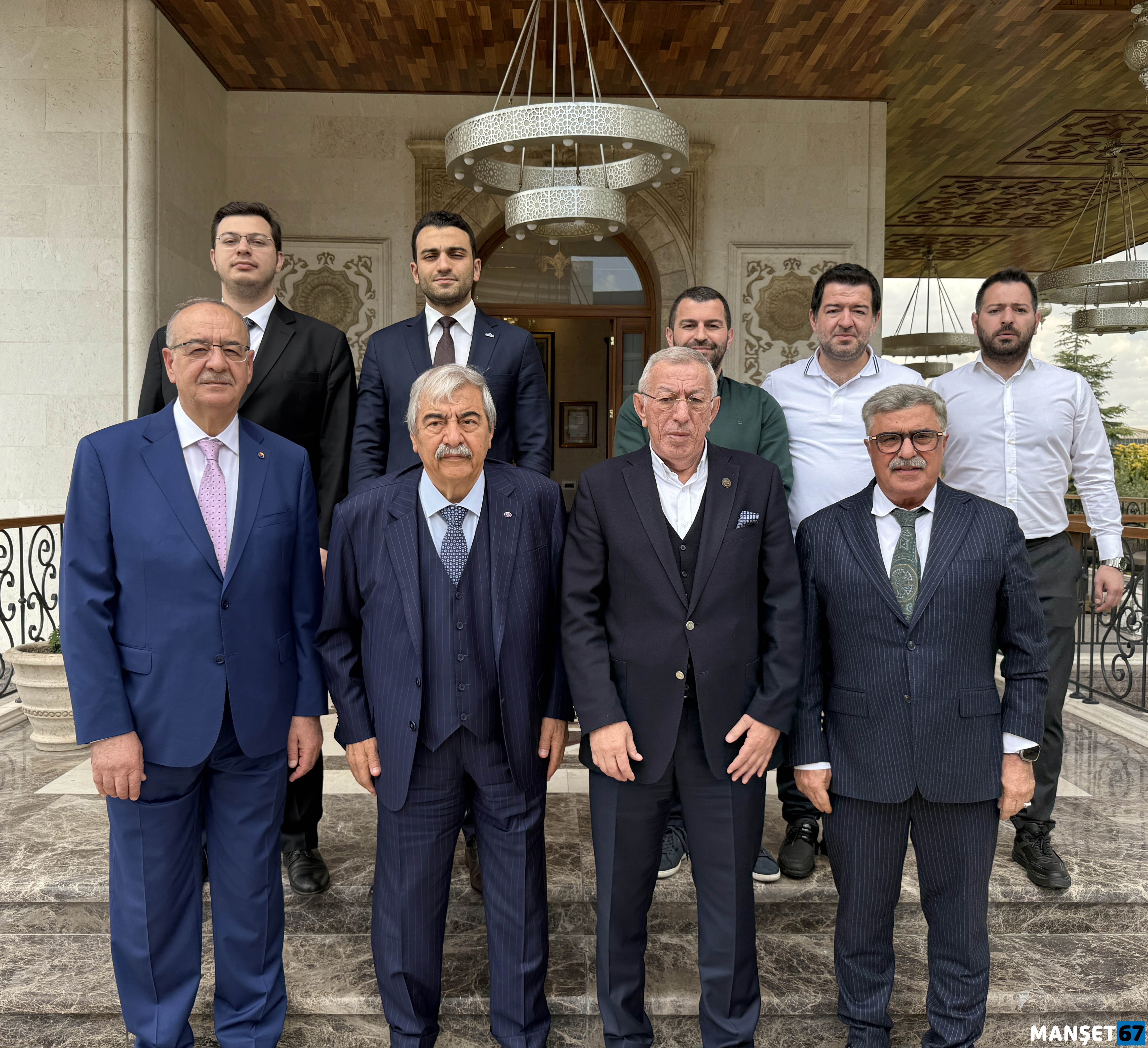 Abdulkadi̇r Konukoğlu İş İnsani Ahmet Şekeroğlu'nu Zi̇yareti̇ Etti̇